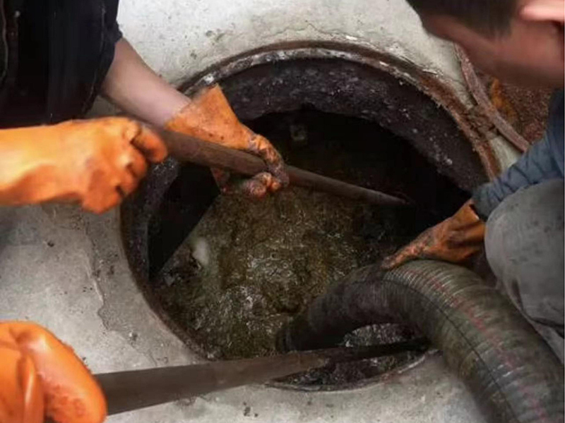 泰来清理化粪池时如何避免沼气的危害?